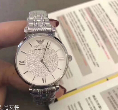 armani阿瑪尼滿天星手表是機械表嗎？