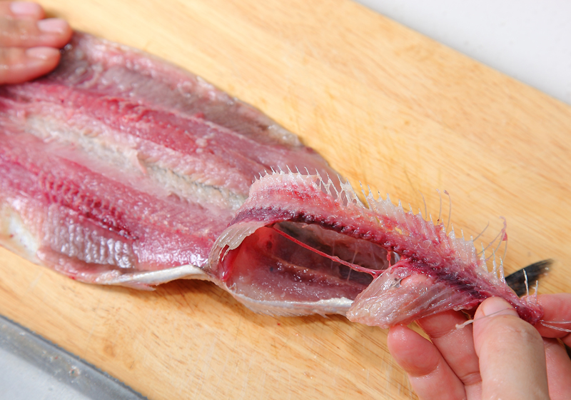 秋刀魚怎么殺？秋刀魚如何清洗