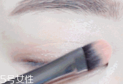 夏天化妝怎么樣不脫妝？8個(gè)小技巧讓你做清爽女神