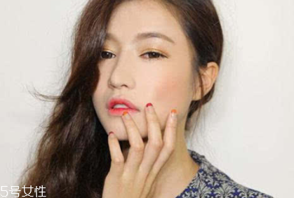 夏天化妝怎么樣不脫妝？8個(gè)小技巧讓你做清爽女神