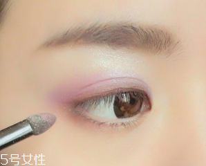 夏天化妝怎么樣不脫妝？8個(gè)小技巧讓你做清爽女神