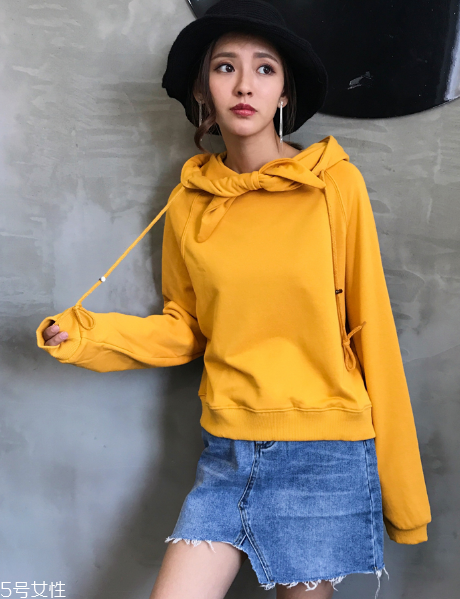 春天穿什么樣的衛(wèi)衣好看？春日百變衛(wèi)衣穿搭