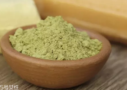 粘土面膜有幾種？高嶺土是最常見的清潔面膜成分