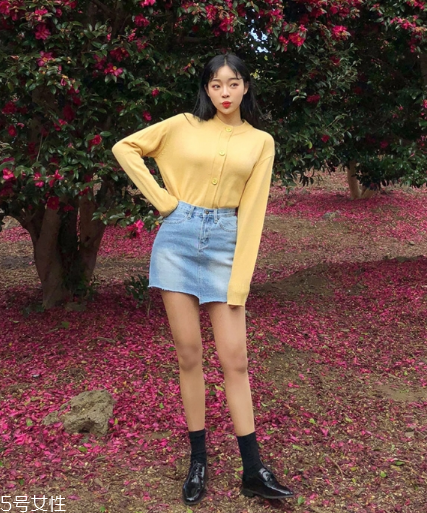 牛仔短裙搭配什么鞋？瞬間變身萌萌少女
