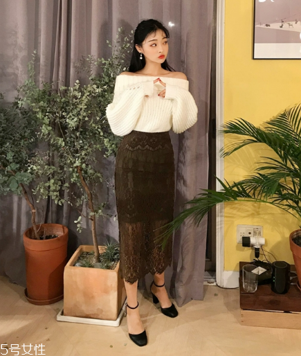 蕾絲半身裙配什么上衣好看？瞬間氣質(zhì)脫俗