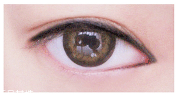 眼距太寬怎么畫眼線？眼頭尖角全描黑