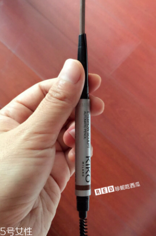 皮膚黑用什么眉筆？眉筆顏色不要太淺太紅