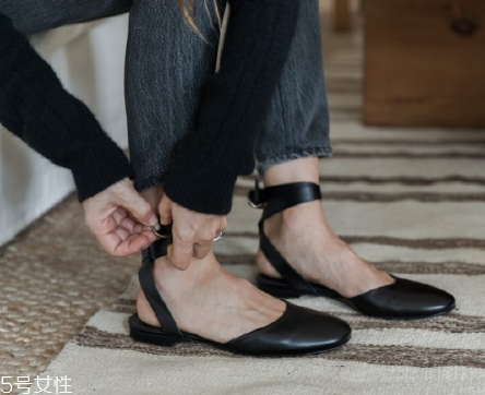 jenni kayne是什么牌子？平底鞋也能穿出大長腿