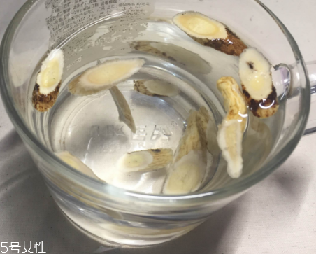 黃芪是甘草嗎？不是一種東西