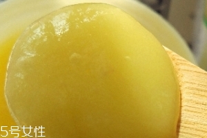 蜂王漿是什么味道？辣味跟酸味
