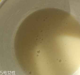 蜂王漿是什么味道？辣味跟酸味