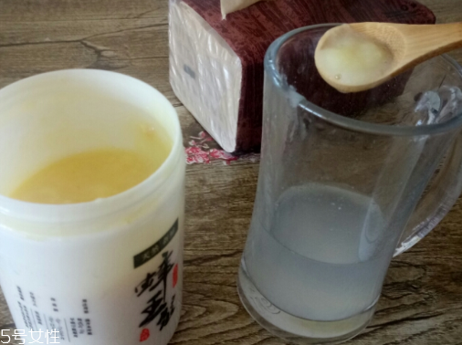 蜂王漿是蜂蜜嗎？并不是一種