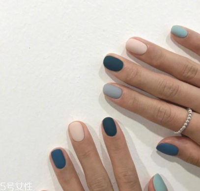 涂一次指甲油多久卸掉？最好是半個月卸掉