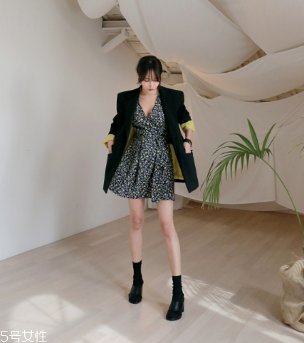 西裝配什么裙子好看？讓你美到挪不開眼