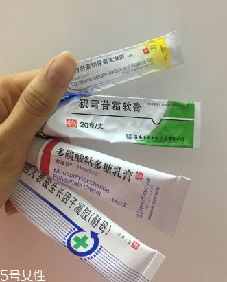 痘印顏色加深是怎么回事？補水還不夠