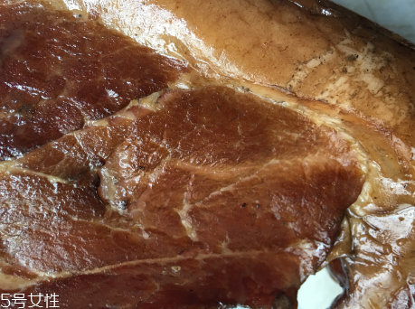 煙熏臘肉會致癌嗎？別大量吃就行