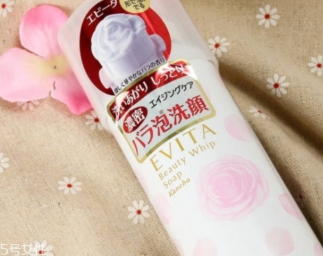 潔面泡沫能卸妝嗎？