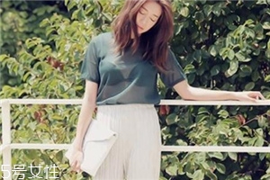 白褲子怎么搭配衣服好看？跟著明星學(xué)穿搭