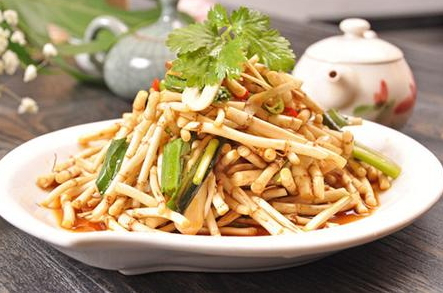 魚腥草發(fā)綠還能吃嗎 魚腥草發(fā)綠還能吃嗎