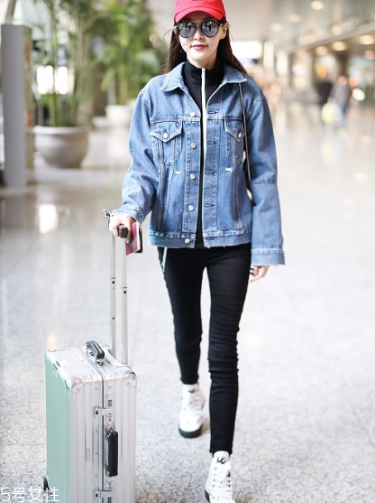 黑色打底衫怎么配衣服？時(shí)尚界的常青單品