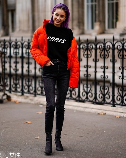 黑色打底衫怎么配衣服？時(shí)尚界的常青單品