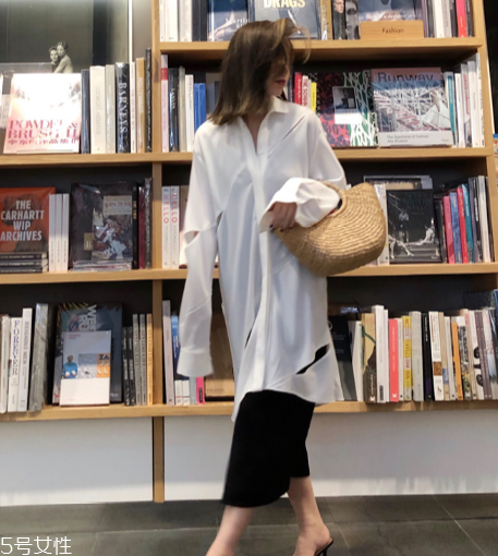 今年流行什么樣的白襯衫？襯衫也有新花樣
