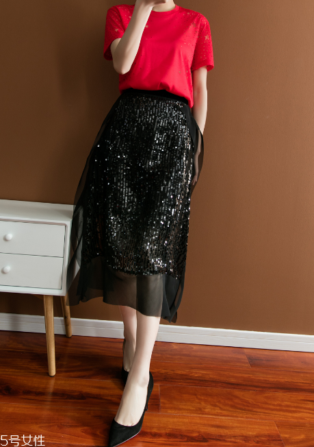 亮片裝怎么穿好看？五光十色的靚麗氣場