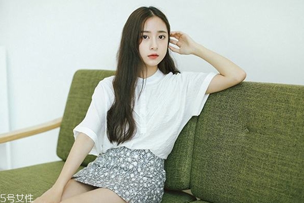夏天穿衣怎么顯高顯瘦？?jī)商籽b備美美出門(mén)撩漢