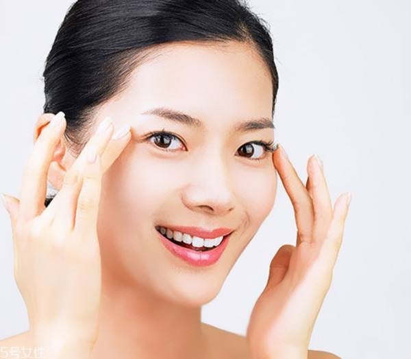 什么樣的人笑起來好看？如何避免笑起來像鬼？