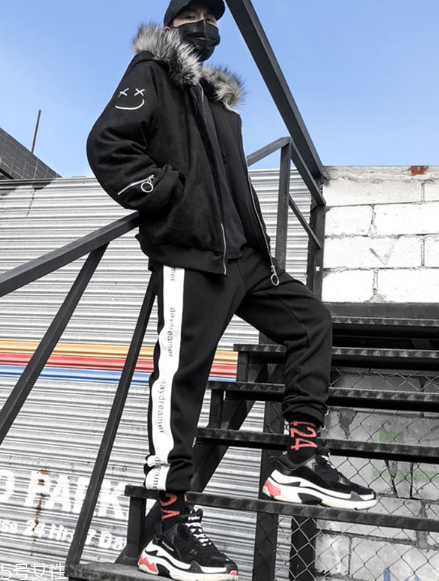 運(yùn)動(dòng)褲有油漬怎么洗掉？頑固油漬去無蹤