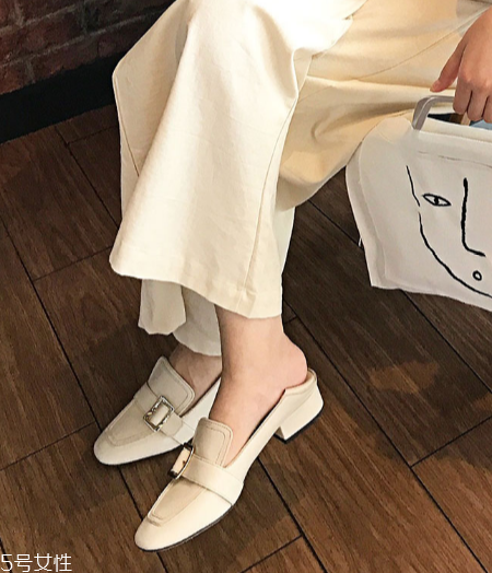 什么樣的鞋子顯腿長？拯救自己的小短腿