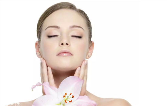 橄欖油擦臉會變黑嗎 護(hù)膚小貼士 橄欖油擦臉會變黑嗎 護(hù)膚小貼士