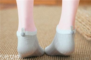 襪子發(fā)白怎么處理？這樣就能解決了