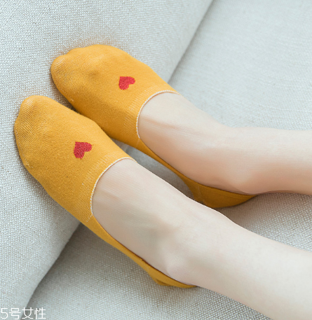 襪子粘有頭發(fā)怎么辦？巧妙利用身邊物品