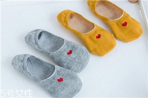 襪子粘有頭發(fā)怎么辦？巧妙利用身邊物品