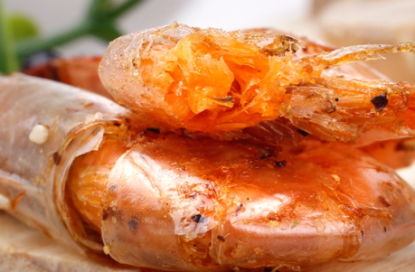 蝦紅素在蝦的什么部位？下次吃蝦不要扔掉它