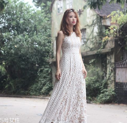 連衣裙搭配什么鞋子好看？處處散發(fā)迷人氣質(zhì)
