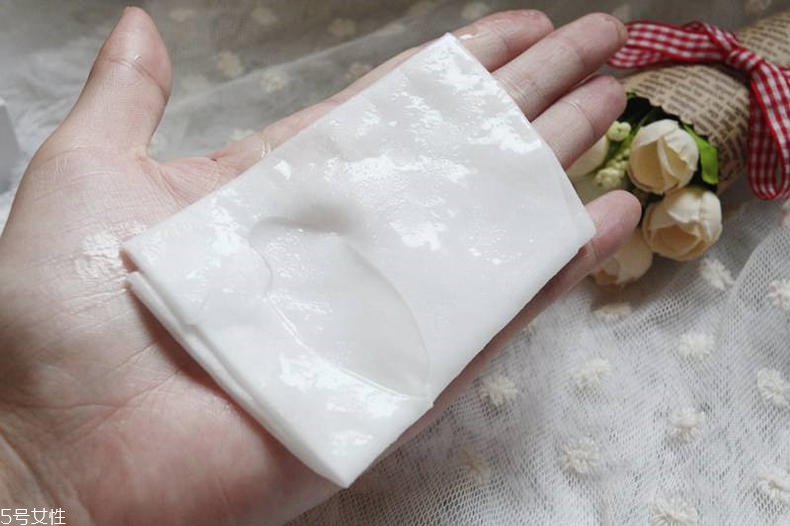 面膜三層的怎么貼效果好 好多人都敷錯了 面膜三層的怎么貼效果好 好多人都敷錯了