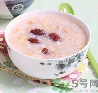 花生皮能不能吃？花生能和螃蟹一起吃嗎？