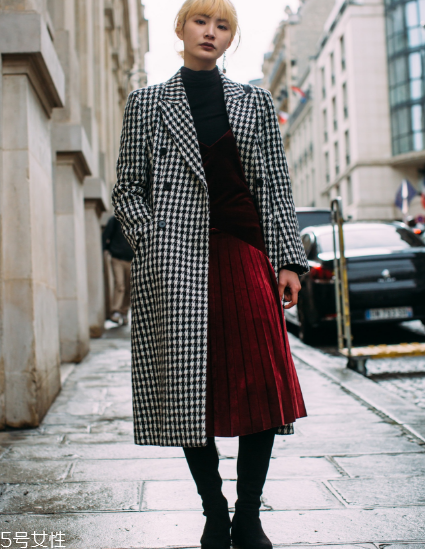 春天百褶裙怎么搭配？春天要這樣穿百褶裙才好看