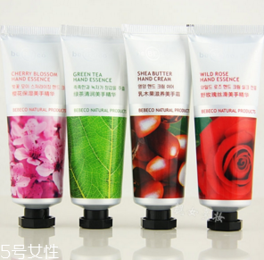 如何選購合適的護(hù)手霜 護(hù)手霜的類型 如何選購合適的護(hù)手霜 護(hù)手霜的類型