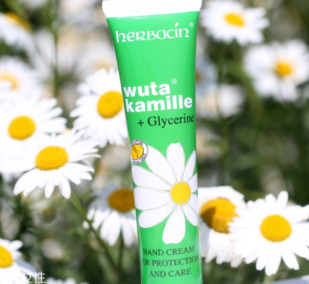 小甘菊護(hù)手霜有兩種嗎 德國小甘菊護(hù)手霜的價格 小甘菊護(hù)手霜有兩種嗎 德國小甘菊護(hù)手霜的價格