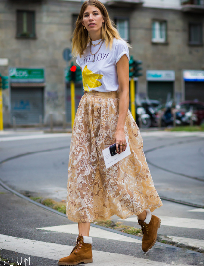 t恤領(lǐng)口變形怎么辦？t恤領(lǐng)子變形恢復(fù)方法