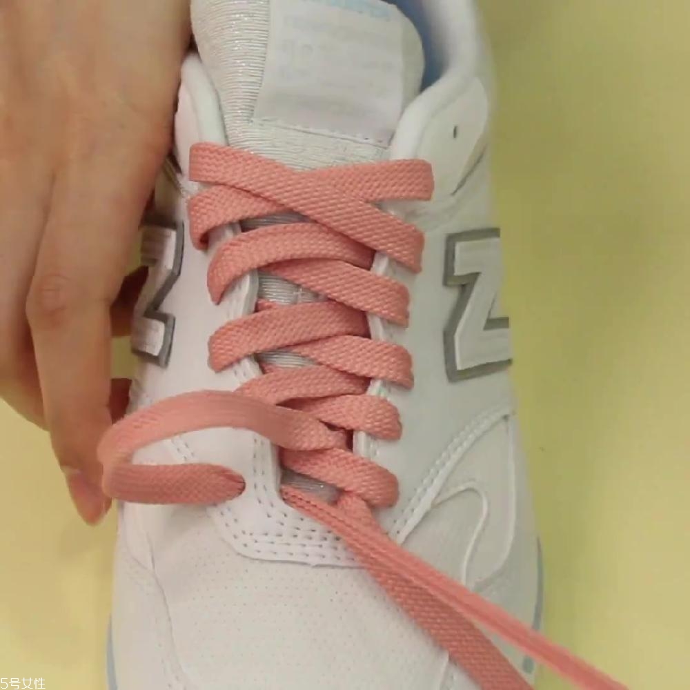 鞋帶梯形系法圖解 梯形鞋帶的系法圖解 鞋帶梯形系法圖解 梯形鞋帶的系法圖解