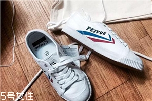 小白鞋買小了怎么辦？小白鞋太小這樣做