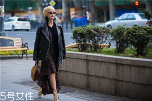 碎花連衣裙配什么外套？碎花連衣裙搭配外套圖片
