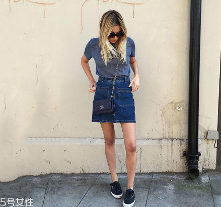 直筒身材女生怎么搭配？直筒身材女生搭配技巧