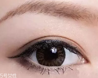 圓眼睛怎么畫(huà)下眼線 這么畫(huà)擺脫眼大無(wú)神