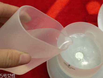 香薰機(jī)可以加香水嗎？香薰機(jī)香水可以代替精油嗎