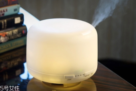 香薰燈怎么用？精油香薰燈使用注意事項